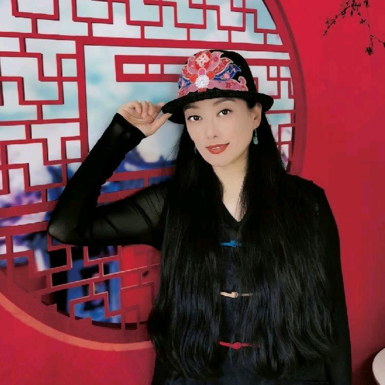 董沐斐