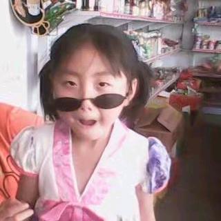 陳y.