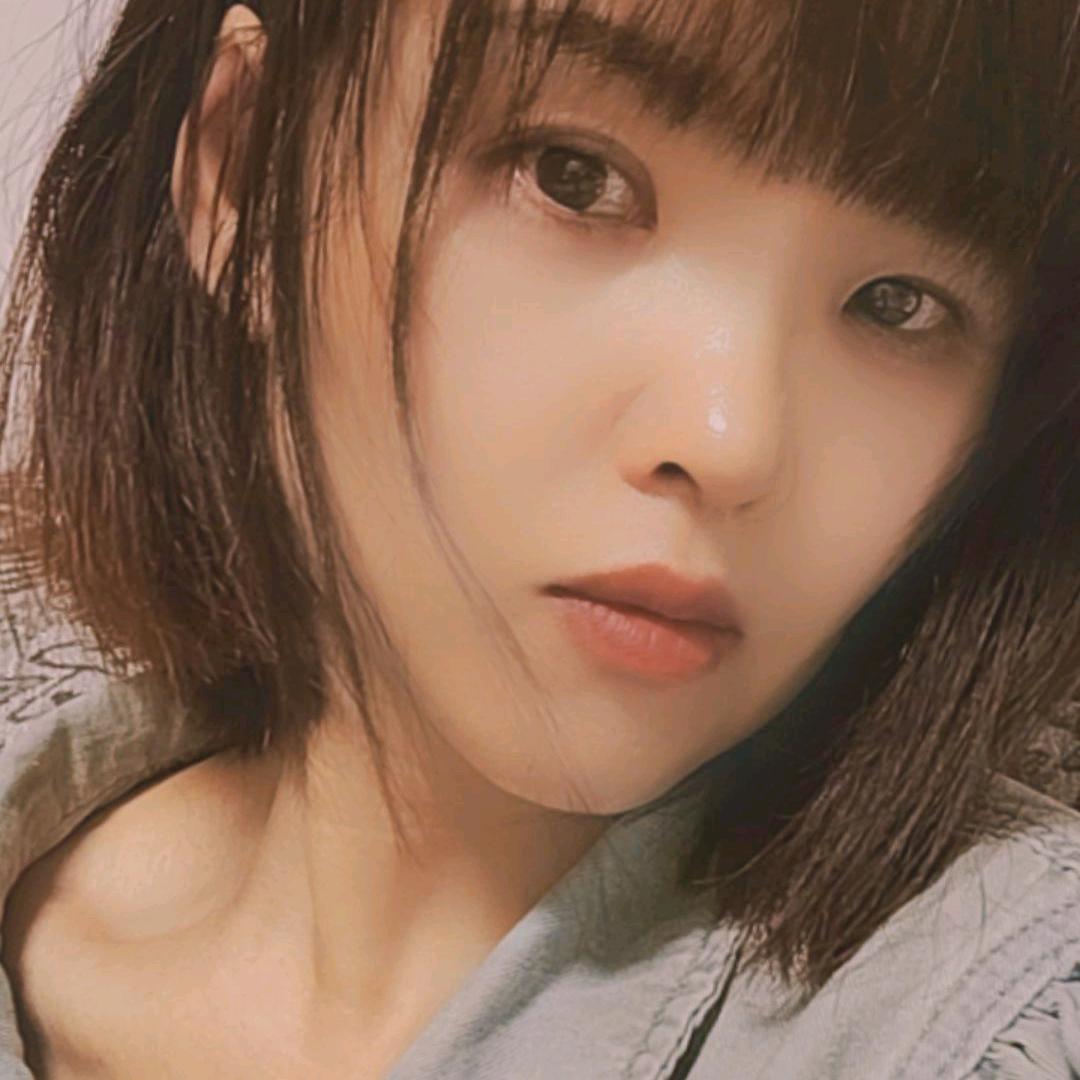 初一依依
