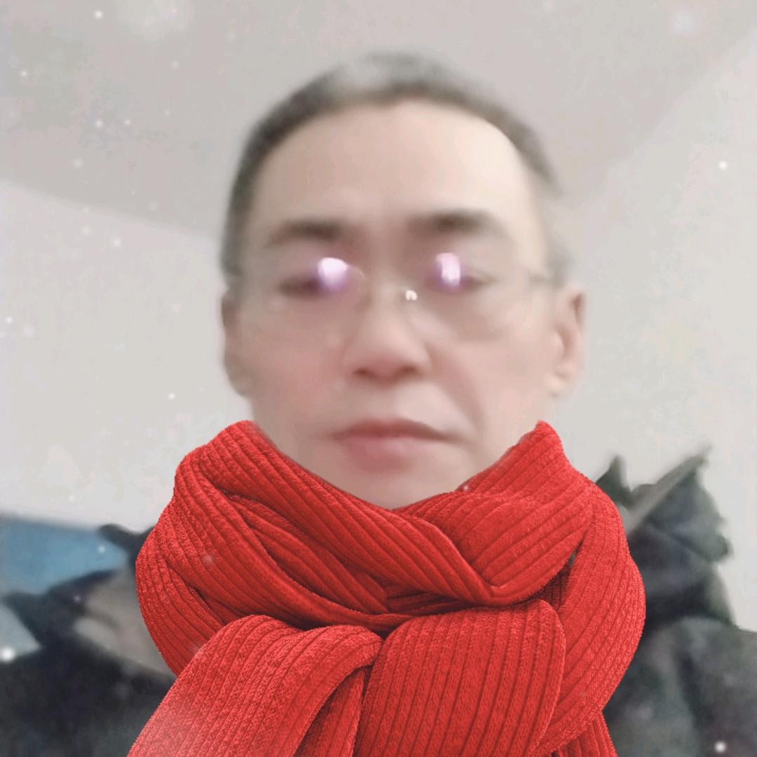 陈师傅，我是一名装修工，本人是一个单身汉