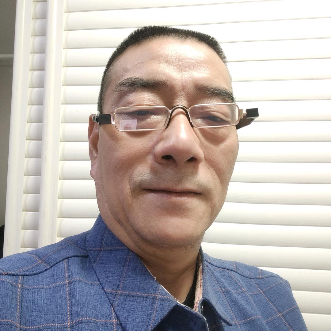 锄锄头三哥