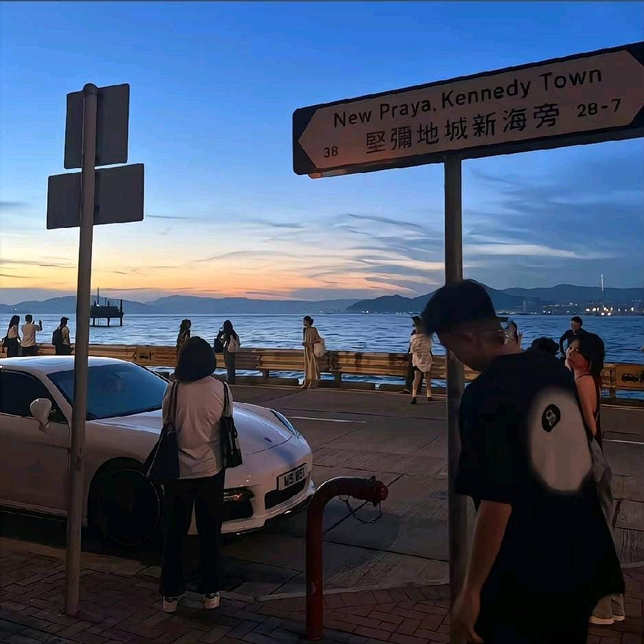 小Li.