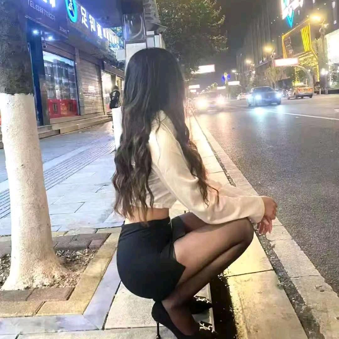 小小（教英语）