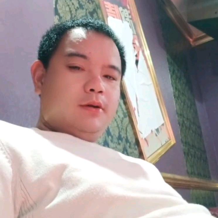 水泥砖，水泥，沙石运输，有需要的可以找我