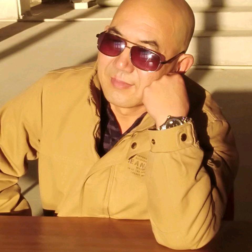 凭头哥，晚6点33分等你呢