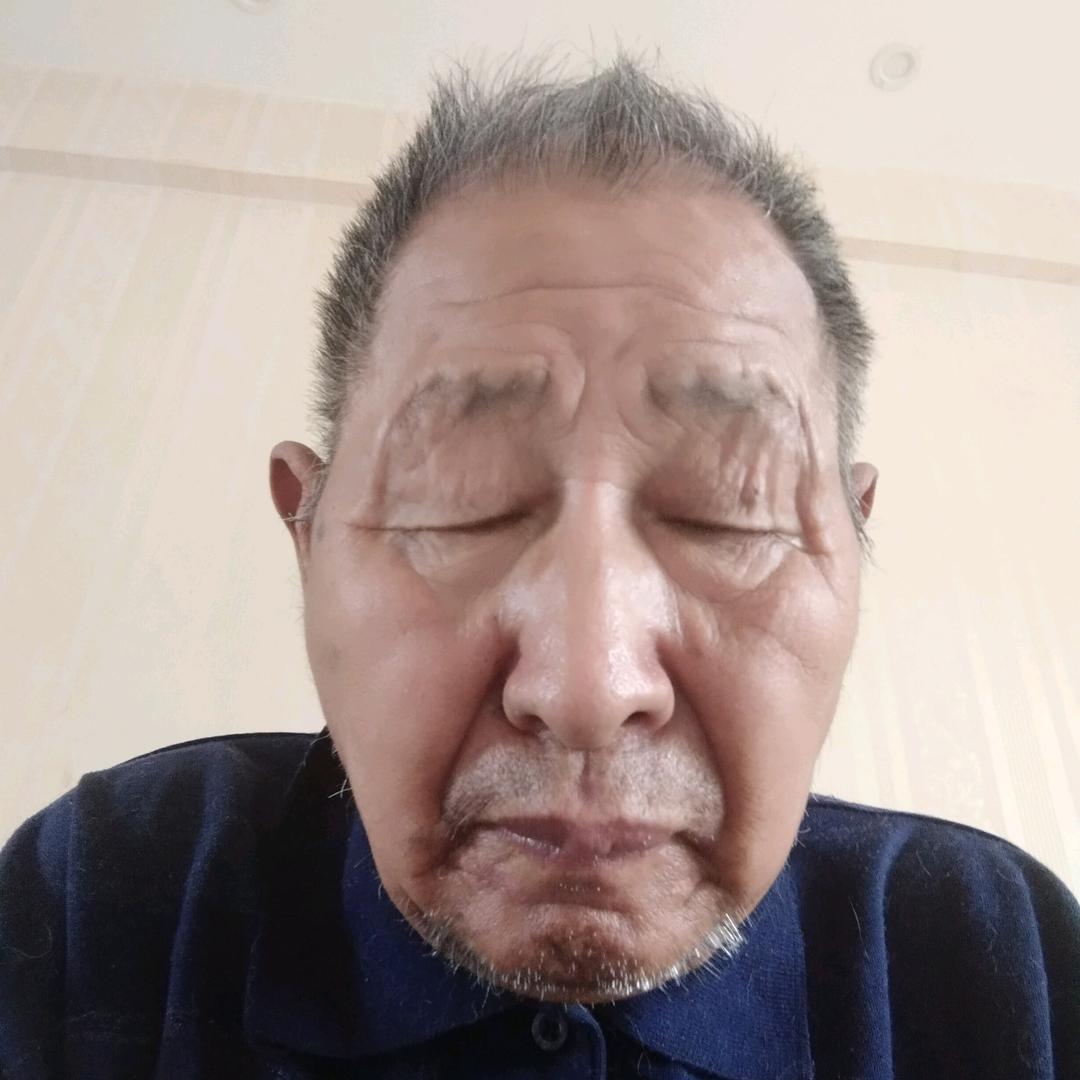 张老头儿每天早上4:30直播。💑