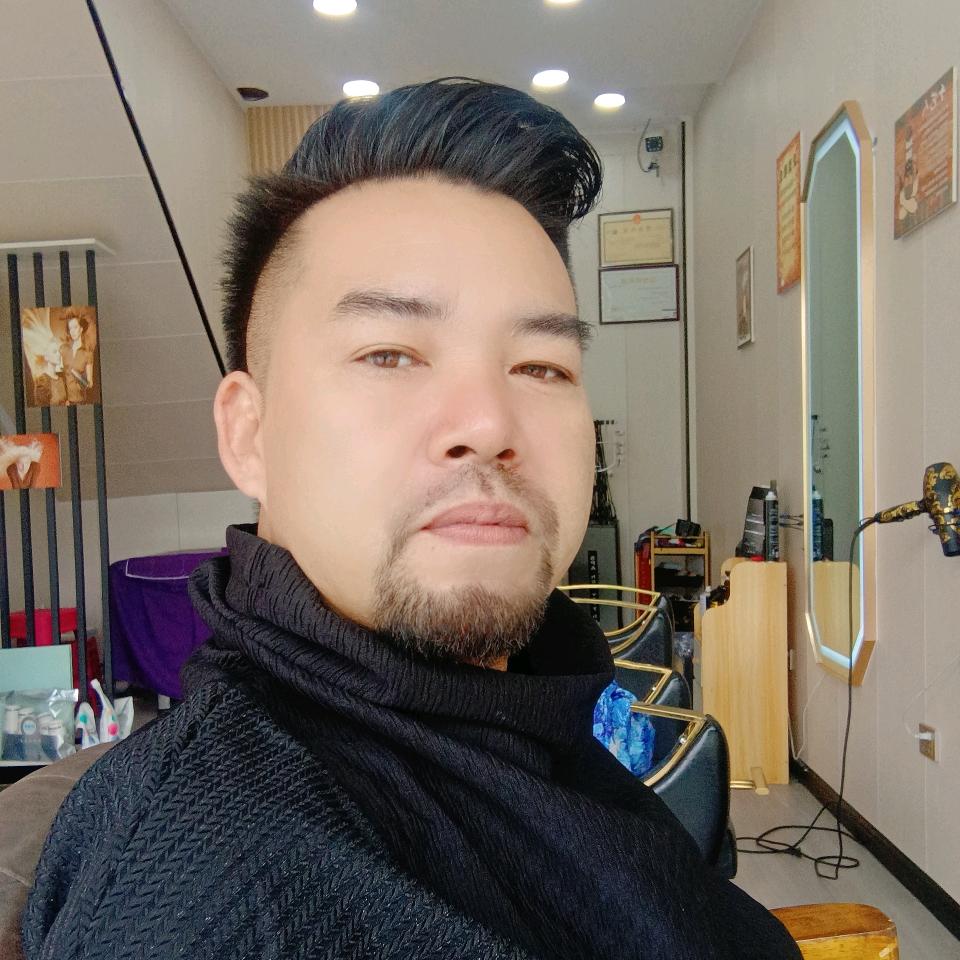 马龙刘艺首形象工作室