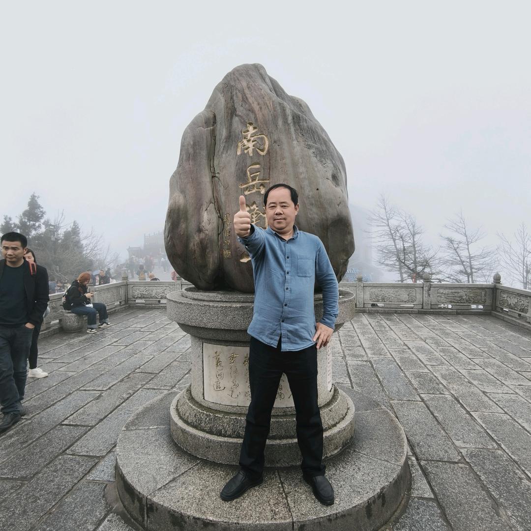 在常德卖淋浴房的肖总