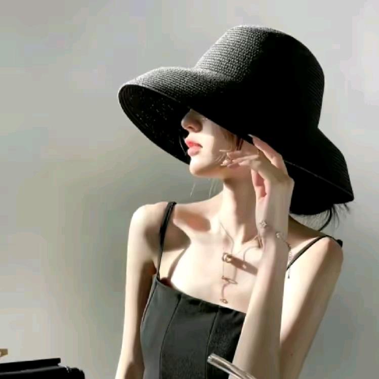 .   𓆡𓆝𓆟𓆜