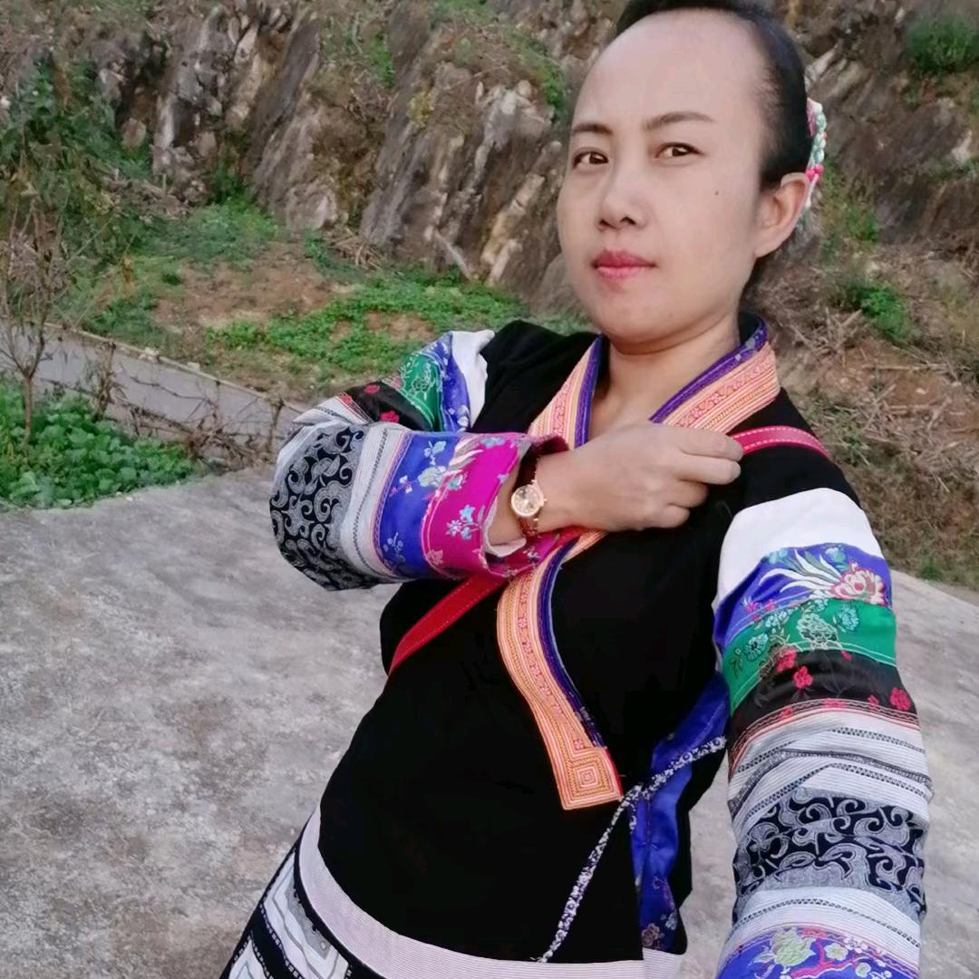 苗姐做蜡染
