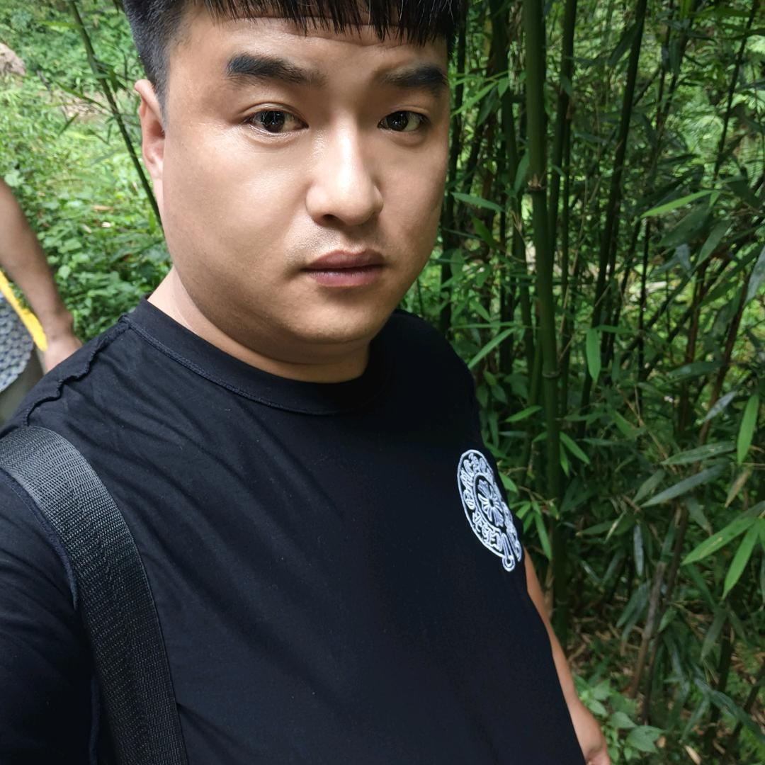 洪二娃重庆老火锅官方号