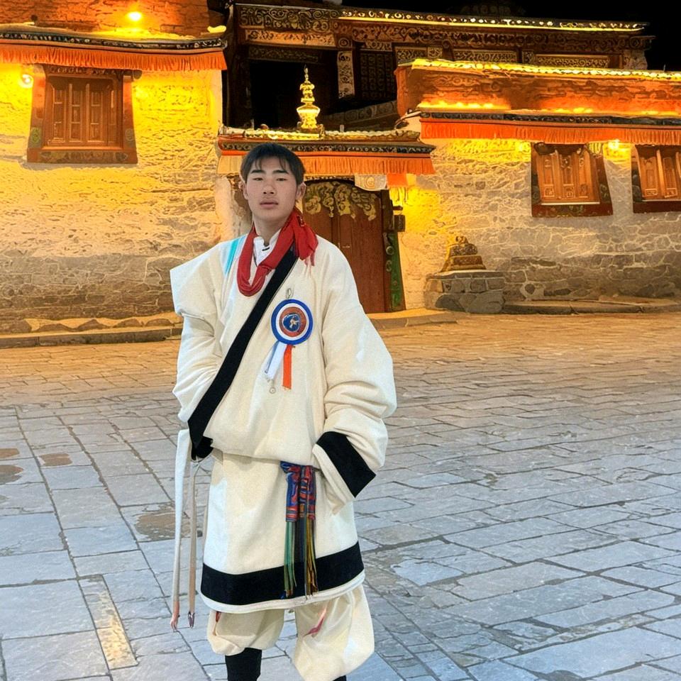 生活没有同花顺人生底牌永远是自己