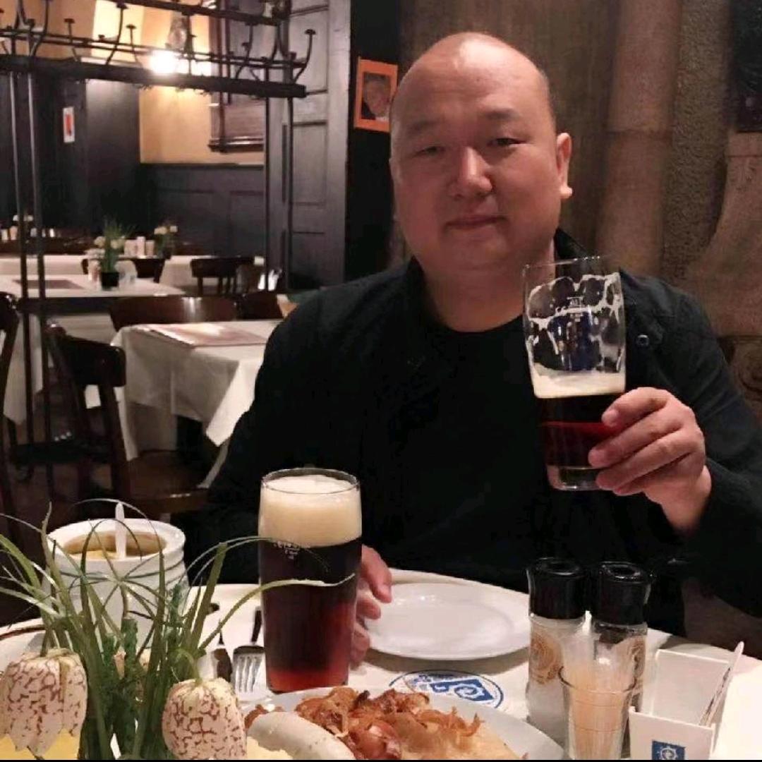 严文彬