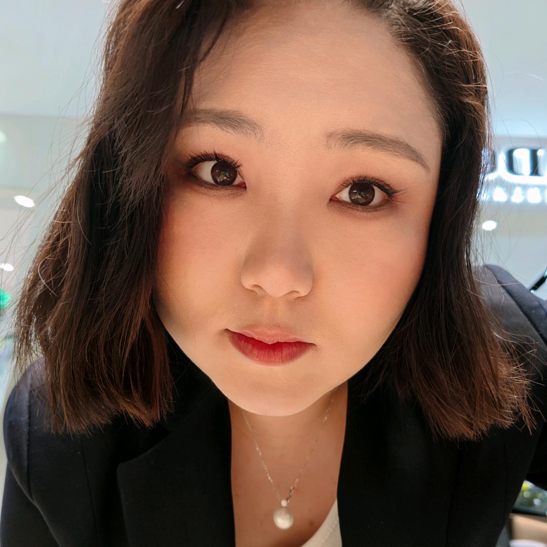 呼市天梭柜姐乌兰