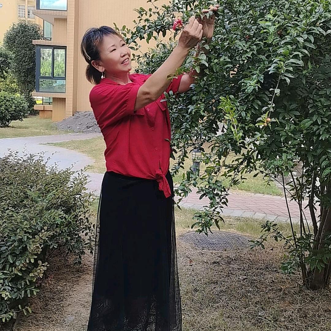强颜欢笑