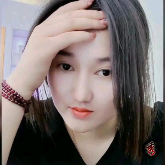 浅浅一笑.