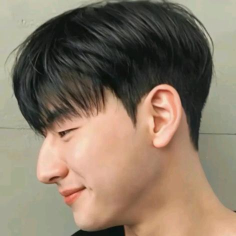 骑老奶奶闯红灯