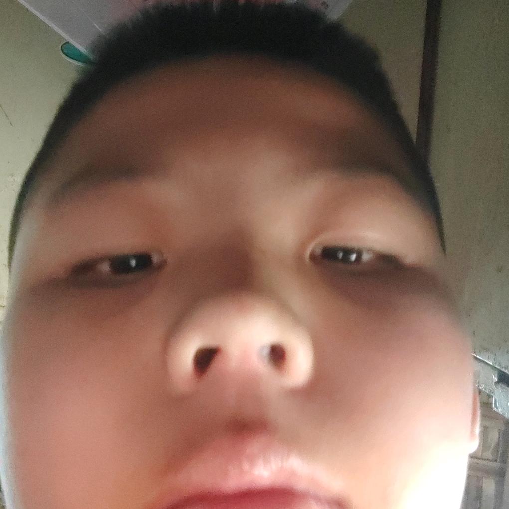 吕虹利头像