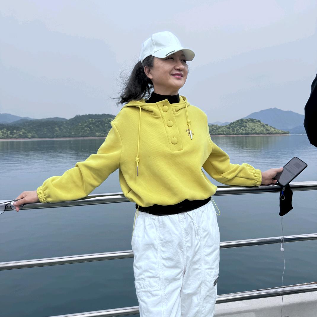 南通市崇川区久久外贸服装店