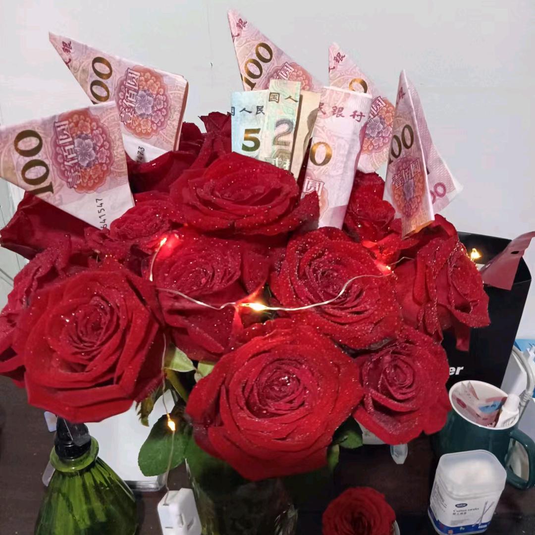 🕷🕸🕷董也读不懂你那颗心🕷🕸?