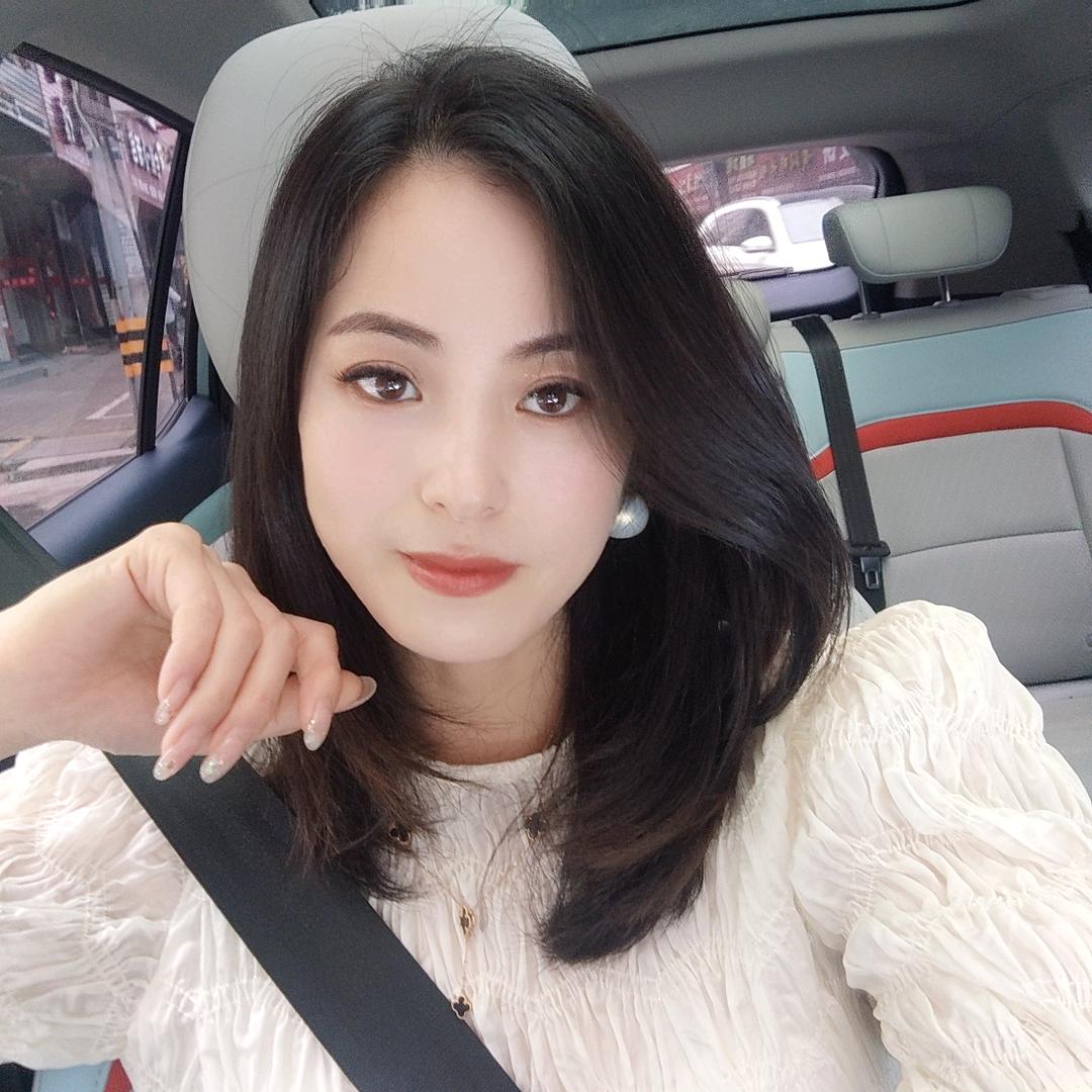 卖申拓泵的小女孩