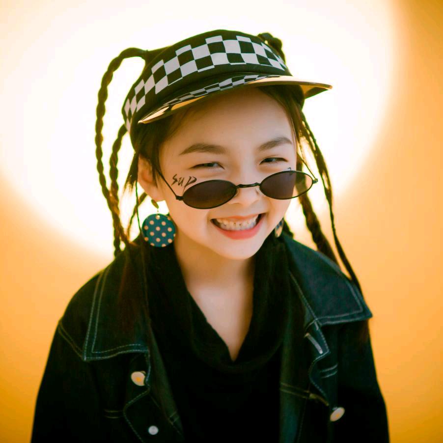 爱跳舞的小丫头