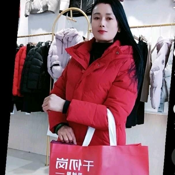 南昌市玉缘服饰千仞岗羽绒服