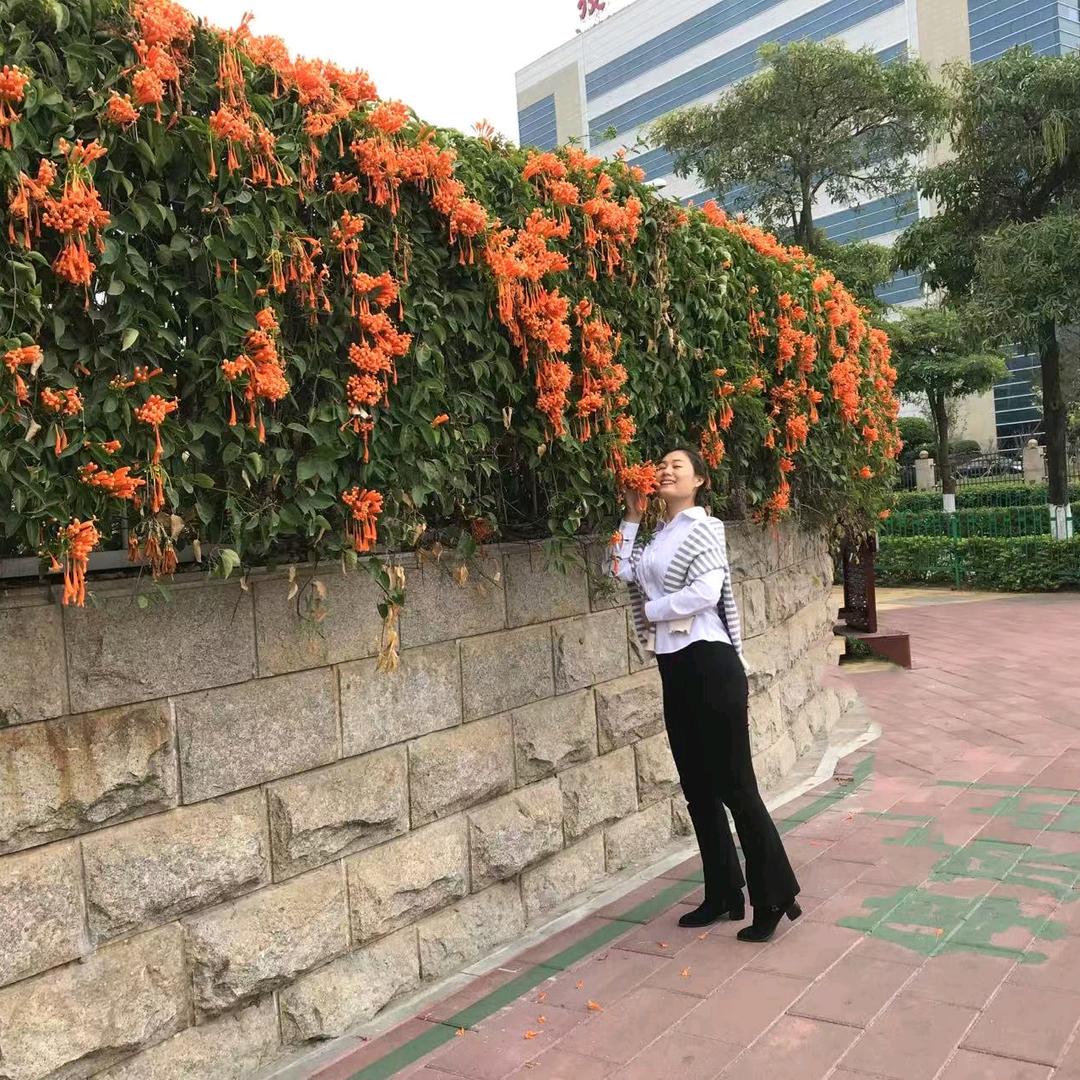 二妮向qian看