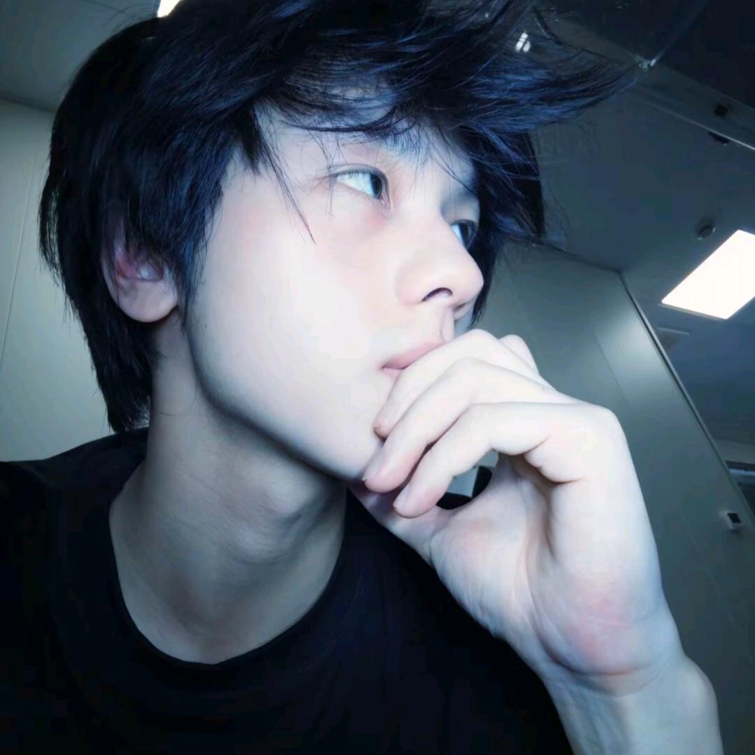 清纯男高在办公室遭9名领导轮流布置任务