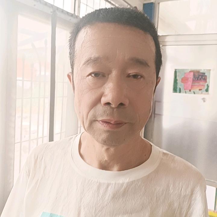 骑着小马看日出。