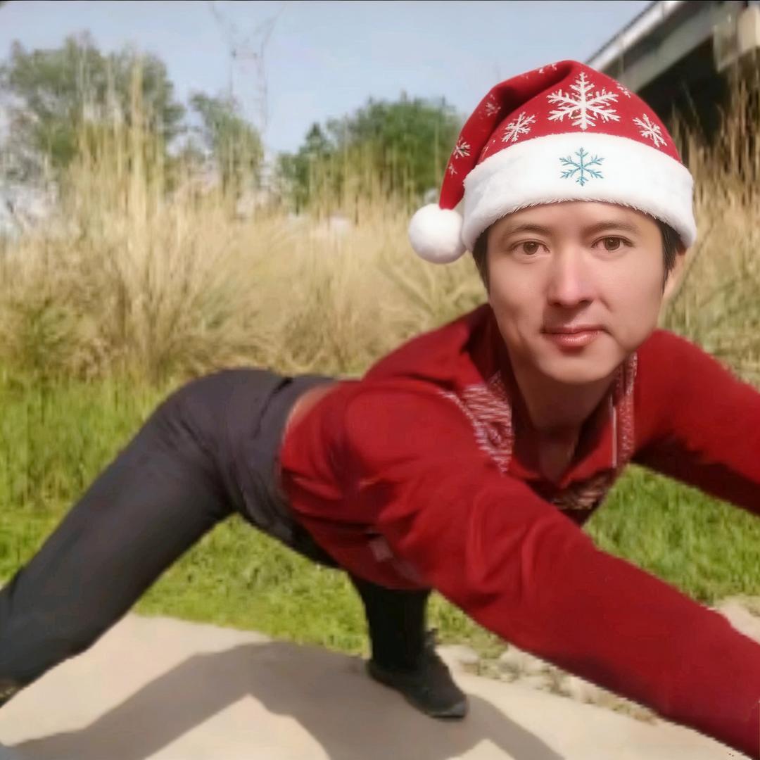 偷了霸总蕾丝内裤套头上狂奔的那个雨夜