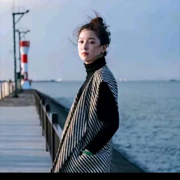 尤加莉时尚穿搭