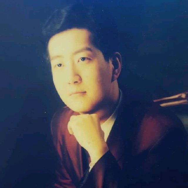 吃饱就睡啥也不会