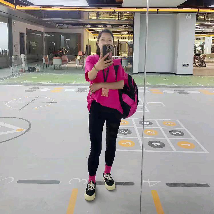 万江游泳健身>小小