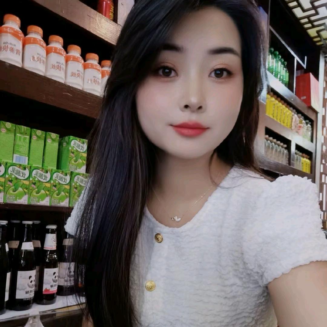 璐璐（香老坎礼宴中心）