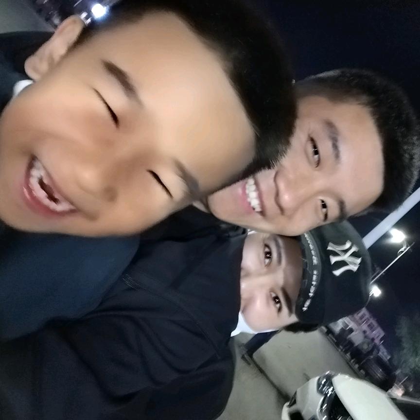 小手一背就溜达、