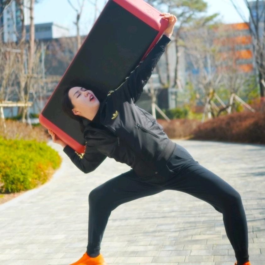 叶娜老师与助理嗯妮