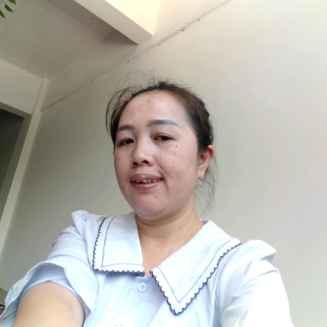 燕燕陪读妈妈。