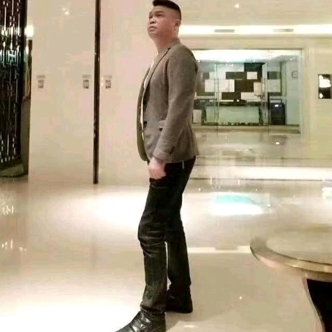 A胡男