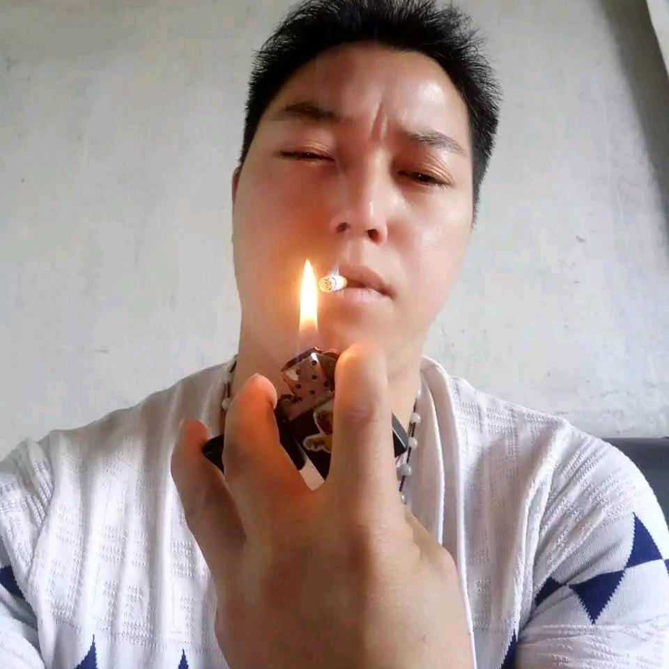 冷面色手，犍为县凤凰山九九柴火鸡