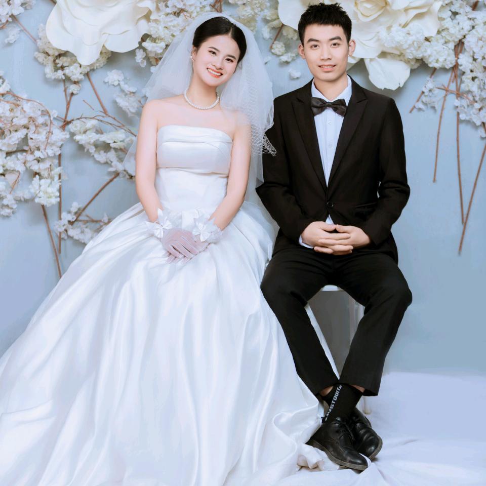 何总的财阀老婆LV