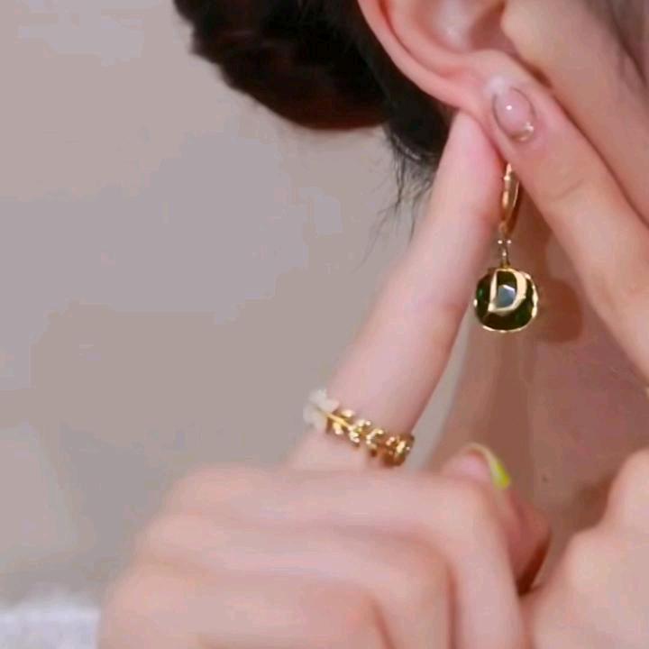 李悦