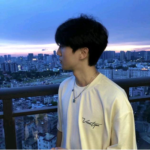 鹿小灵.