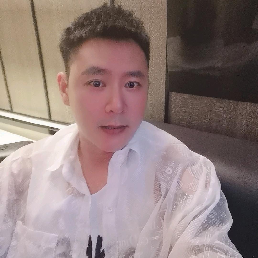 酒吧副总