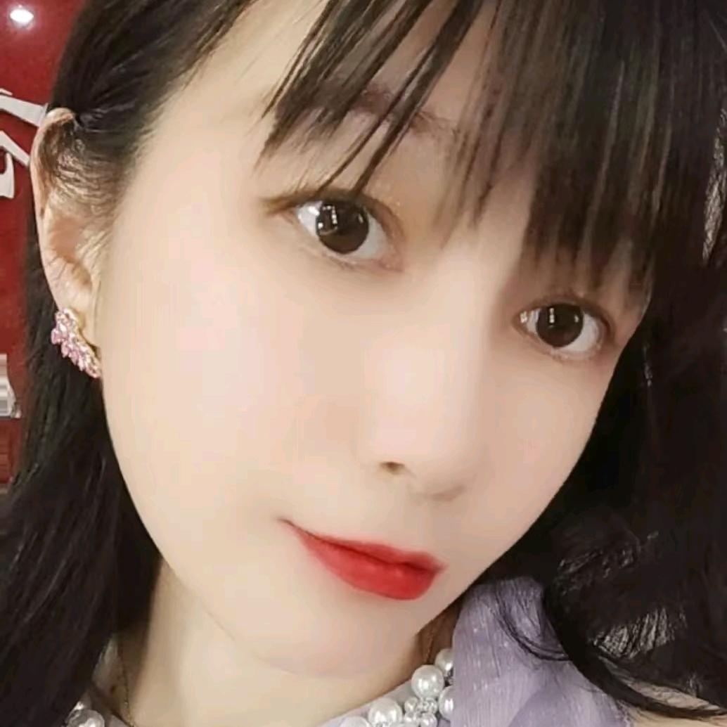 化妆造型师  曦曦