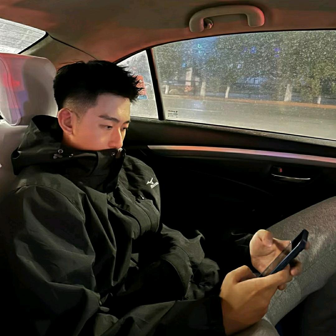 斜杠少年_无人售货店创业者