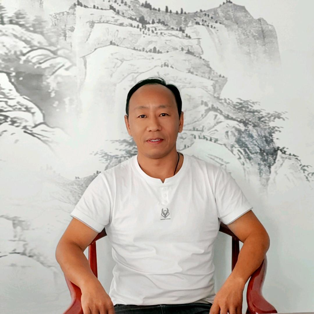 云南鑫钜洲彩石瓦厂  郭