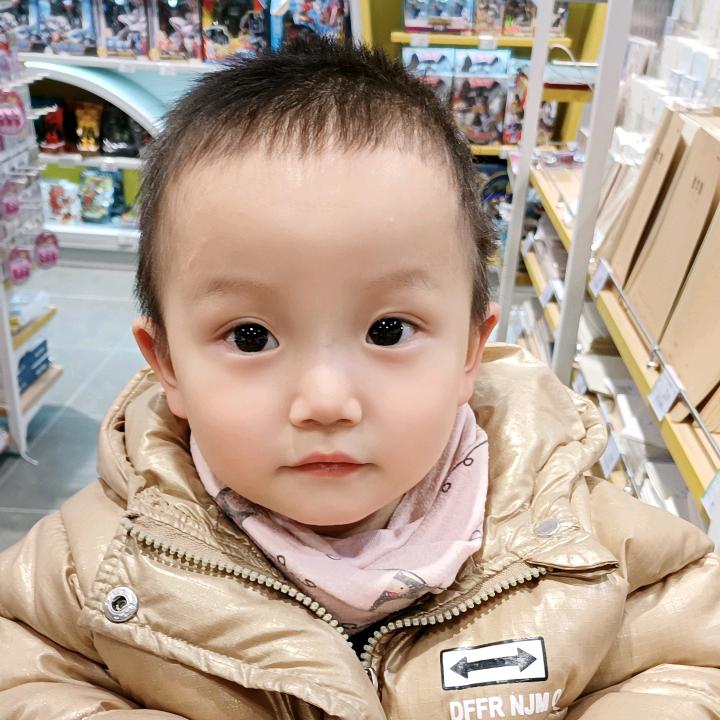 浪漫月色绘成诗