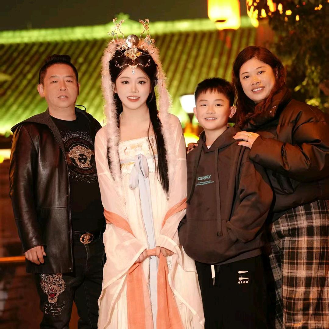 二哥烧烤云谷店，长年招学徒