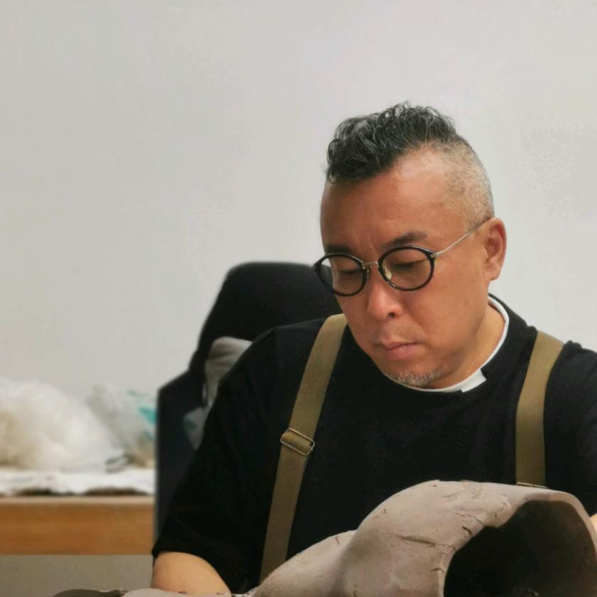 罗小平雕塑
